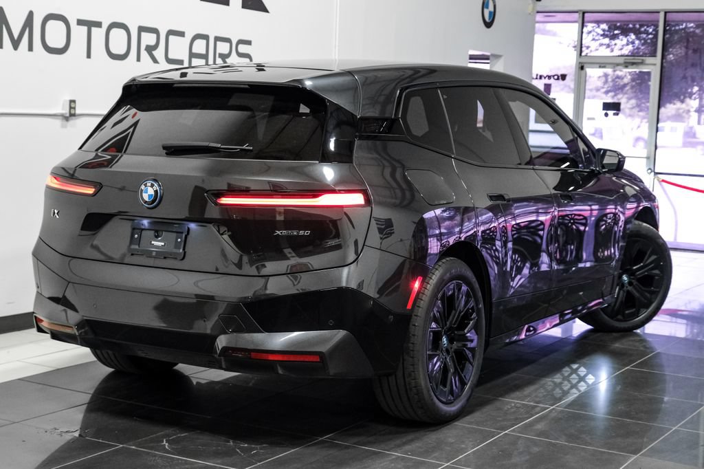 Used 2024 BMW iX xDrive50 w/ Sport Package AWD/4WD image 9