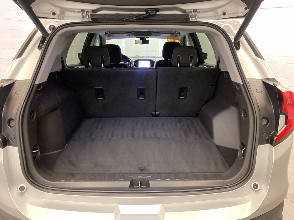 Used 2020 GMC Terrain SLE w/ Driver Convenience Package FWD image 9