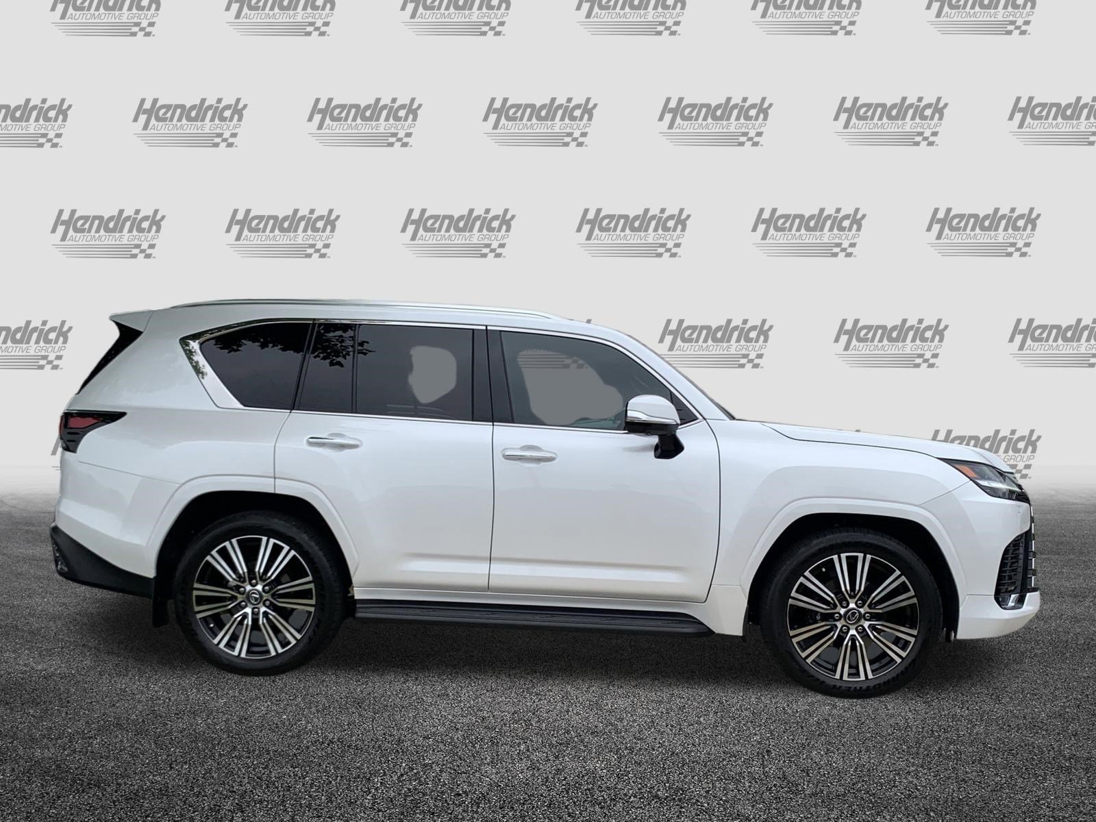 Used 2025 Lexus LX 600 4WD w/ Accessory Package (2T) image 11