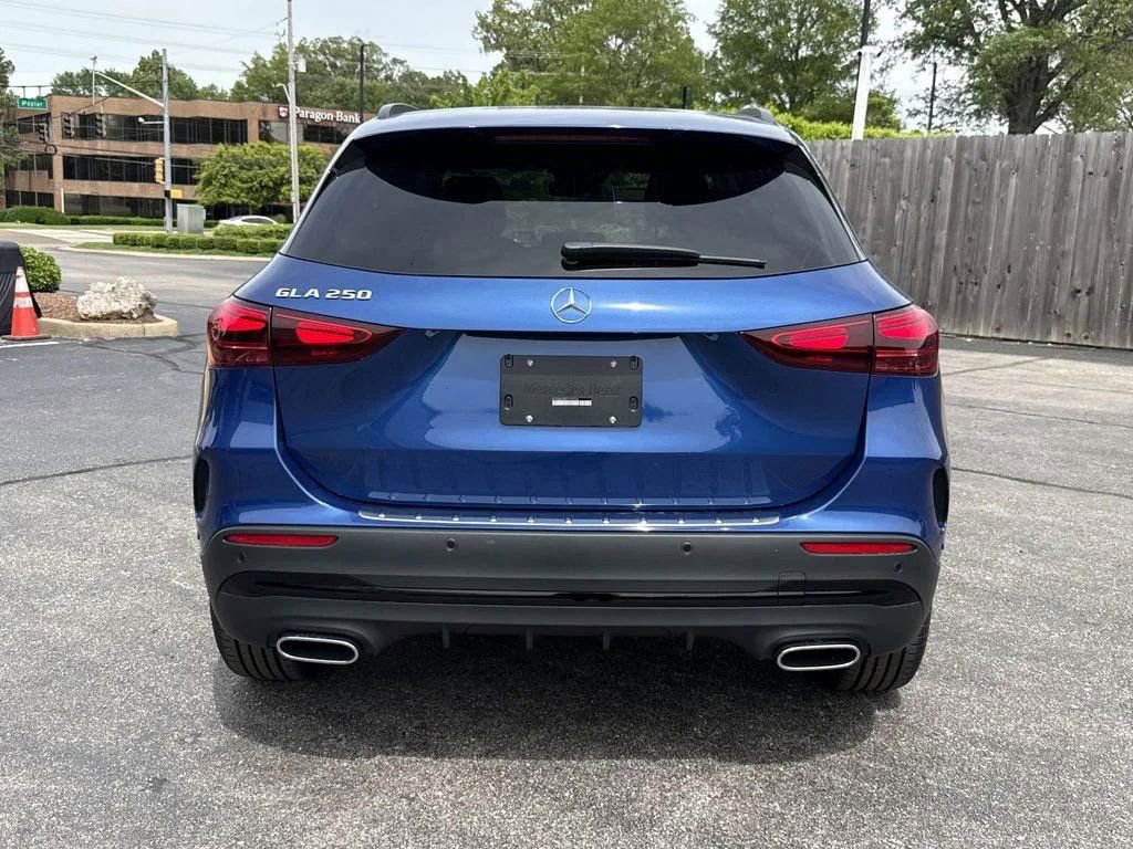 Certified 2025 Mercedes-Benz GLA 250 image 4