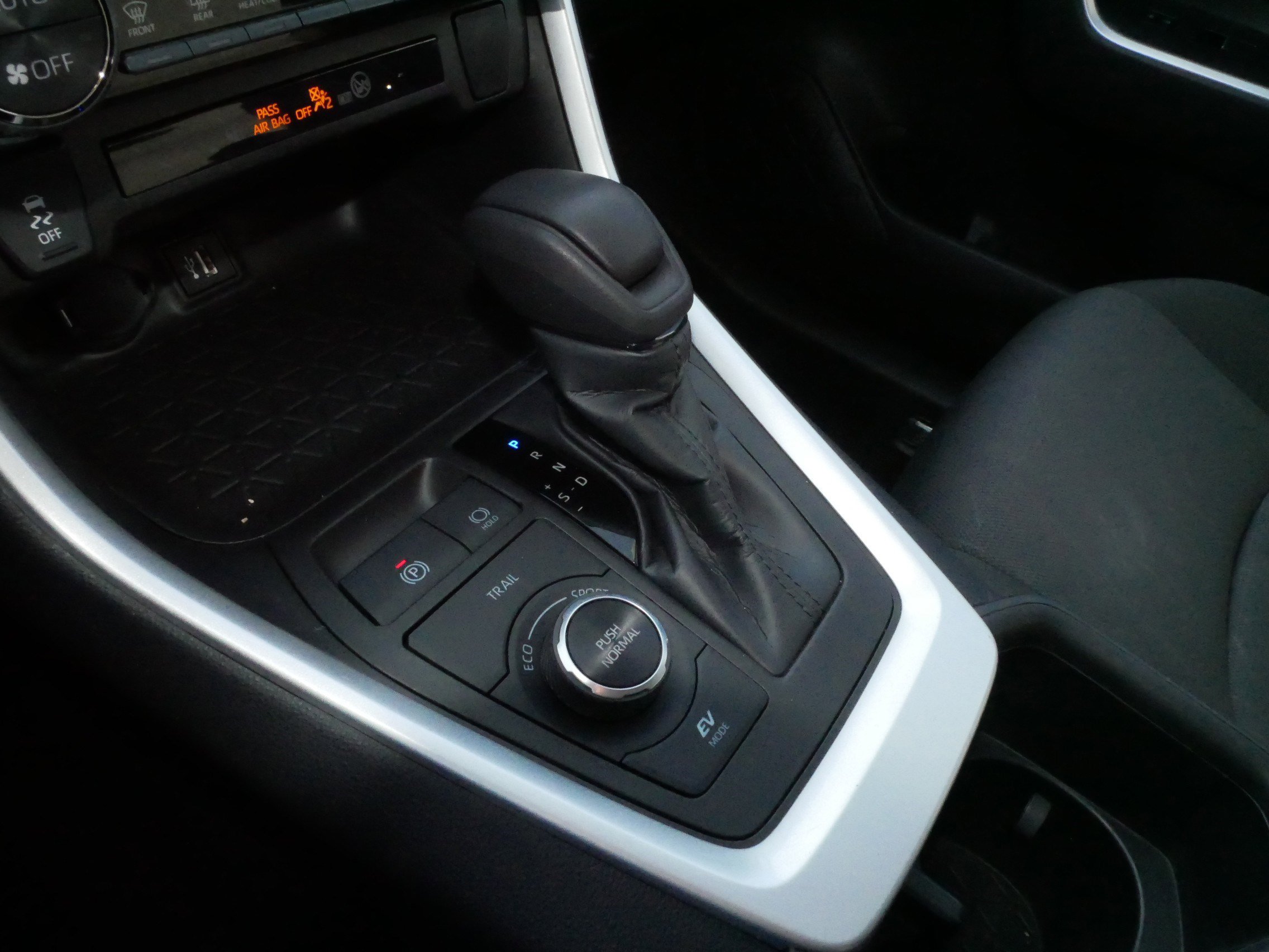 Certified 2024 Toyota RAV4 XLE image 24