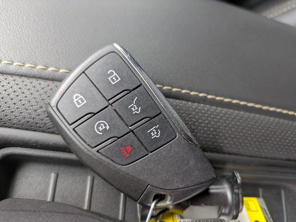 Used 2023 GMC Yukon SLT image 34