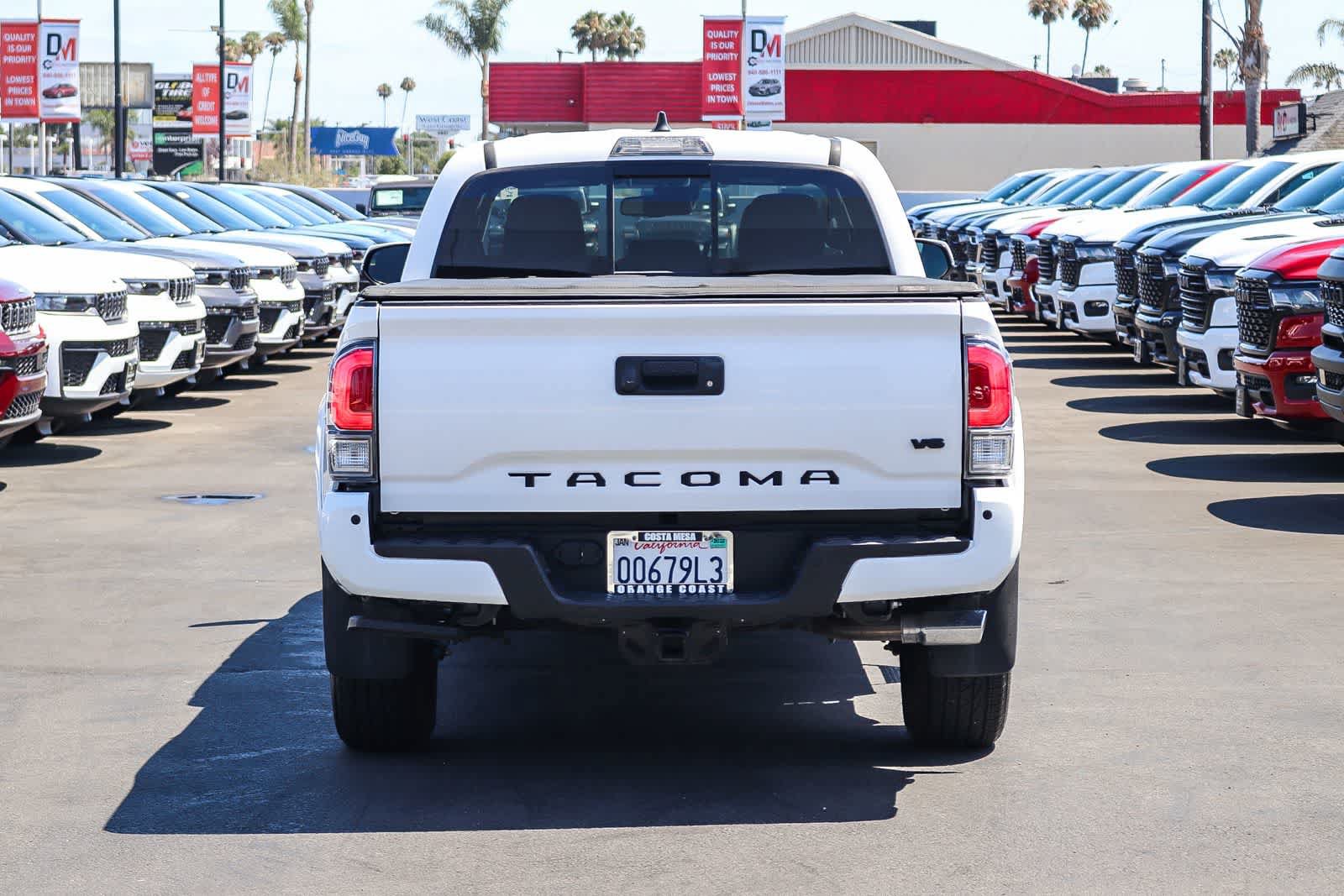 Used 2022 Toyota Tacoma TRD Sport w/ Technology Package RWD image 5