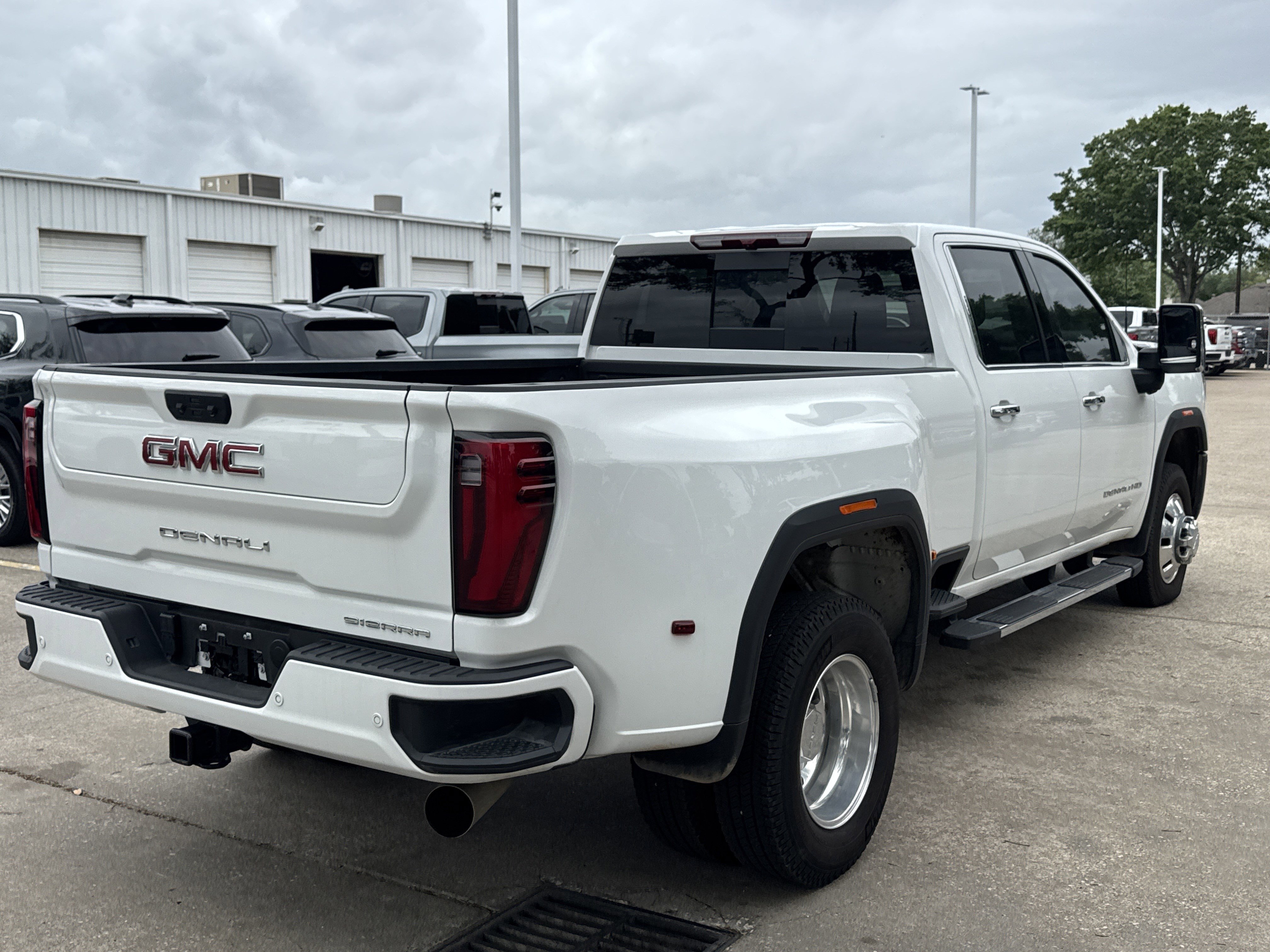 Used 2025 GMC Sierra 3500 Denali image 13