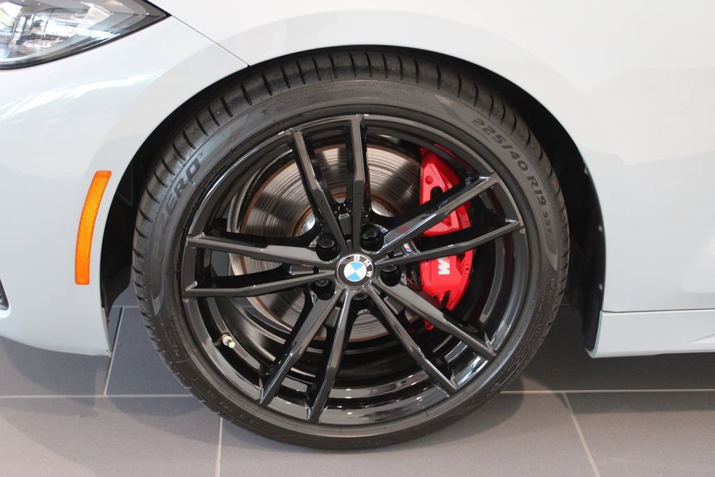 Used 2024 BMW M440i Convertible w/ Shadowloine Package RWD image 33