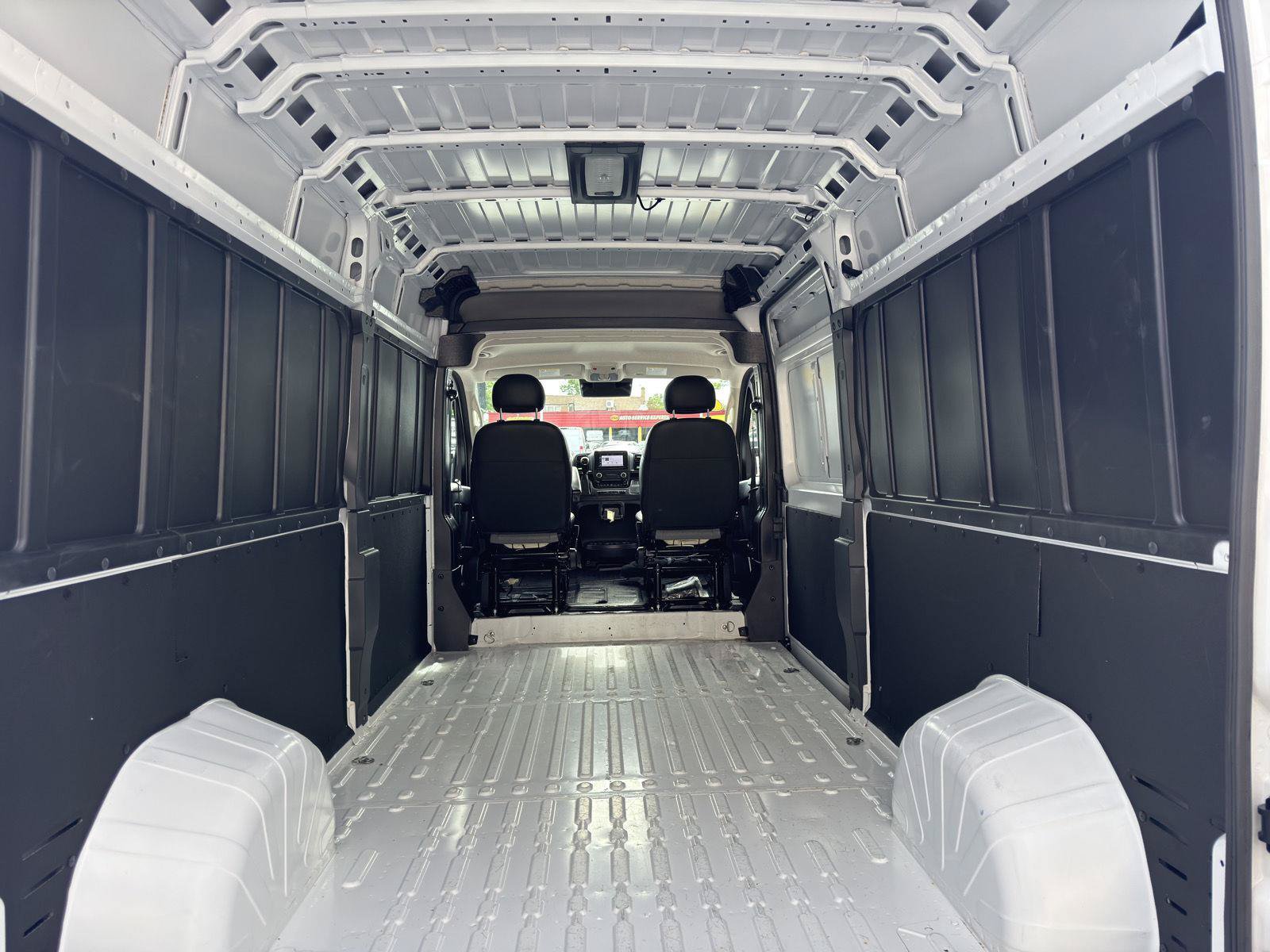Used 2026 RAM ProMaster 2500 w/ Convenience Group FWD image 8