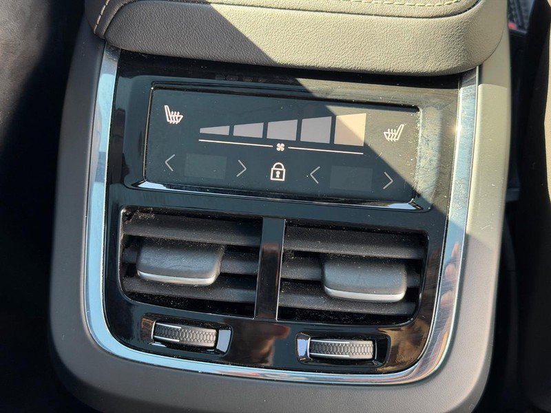 Used 2025 Volvo XC60 B5 Ultra w/ Protection Package Premier image 16
