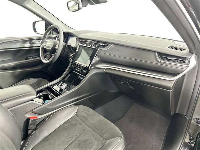 Used 2023 Jeep Grand Cherokee L Laredo image 30