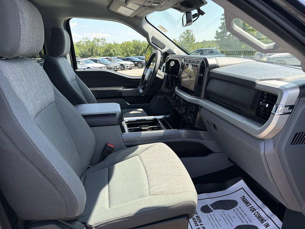 Used 2024 Ford F250 XLT w/ Black Appearance Package AWD/4WD image 28