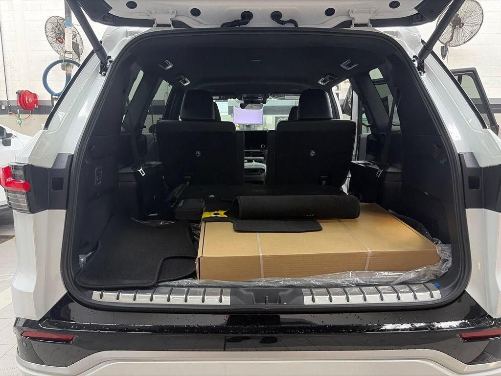 New 2026 Lexus TX 500h AWD w/ Technology Package image 13