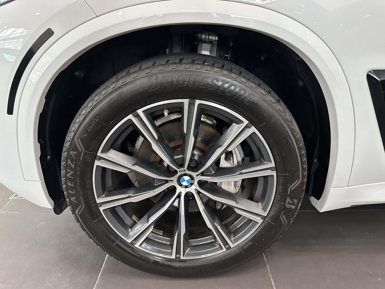 Used 2024 BMW X5 xDrive40i w/ M Sport Package AWD/4WD image 8