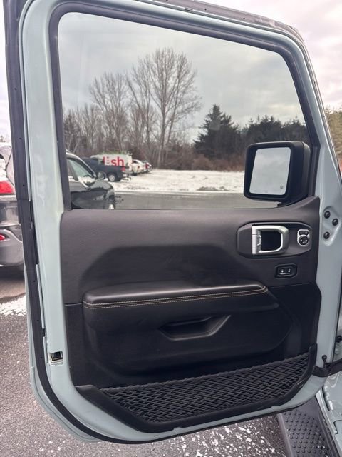 Used 2024 Jeep Wrangler Sahara w/ Technology Group AWD/4WD image 19