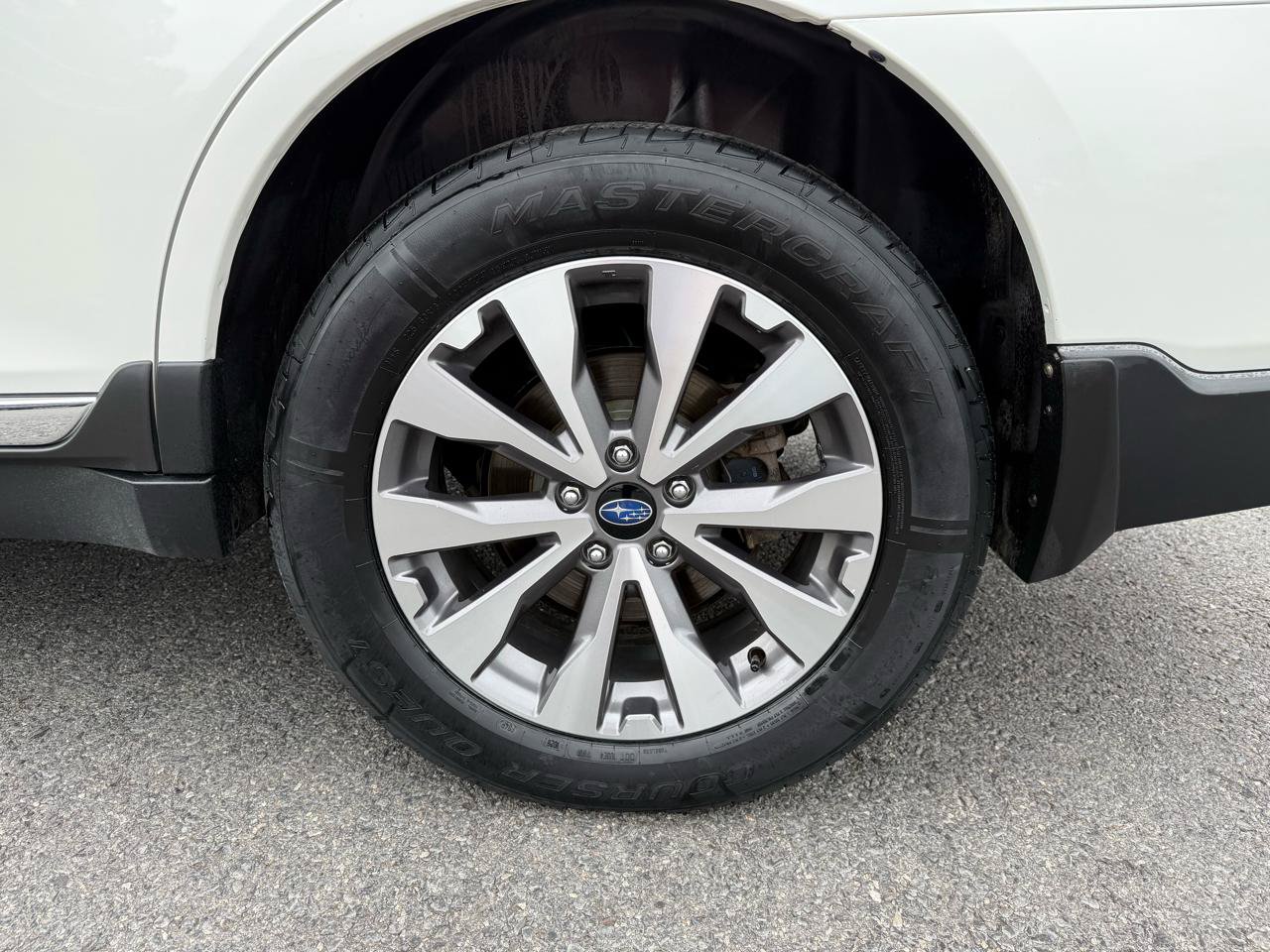Used 2019 Subaru Outback 3.6R Touring AWD/4WD image 45