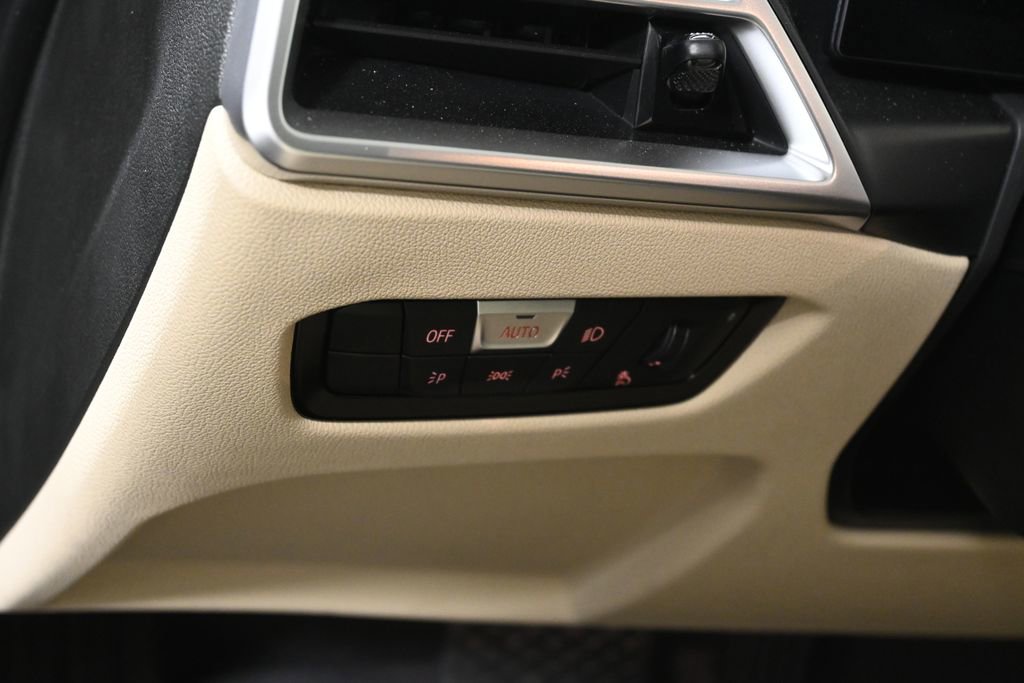 Used 2026 BMW 330i xDrive Sedan w/ Convenience Package image 27