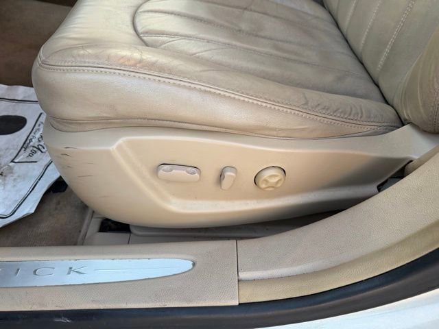 Used 2008 Buick Lucerne CXL w/ Driver Confidence Package FWD image 21