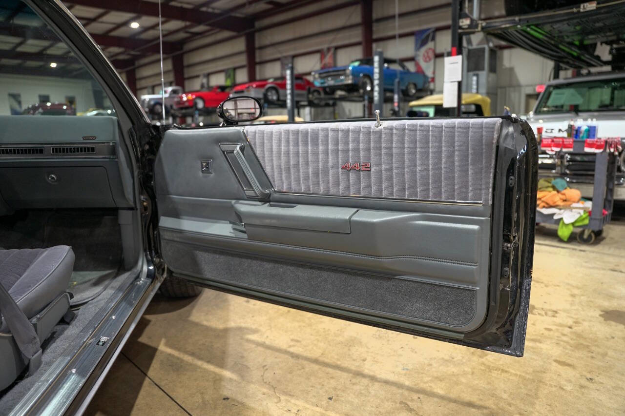 Used 1987 Oldsmobile Cutlass Supreme Salon image 39