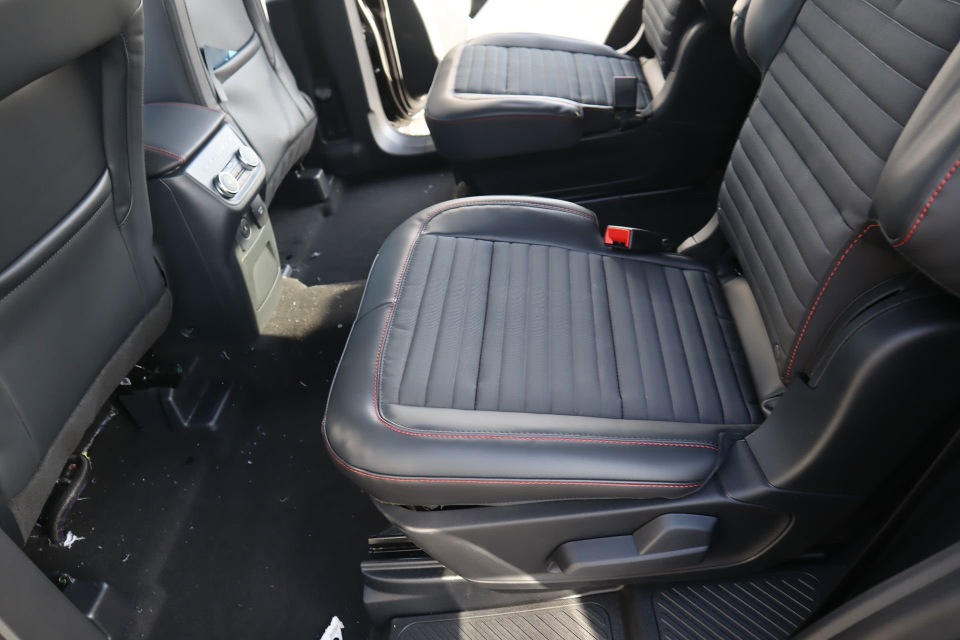 New 2026 Ford Explorer ST-Line w/ ST-Line Street Pack AWD/4WD image 13