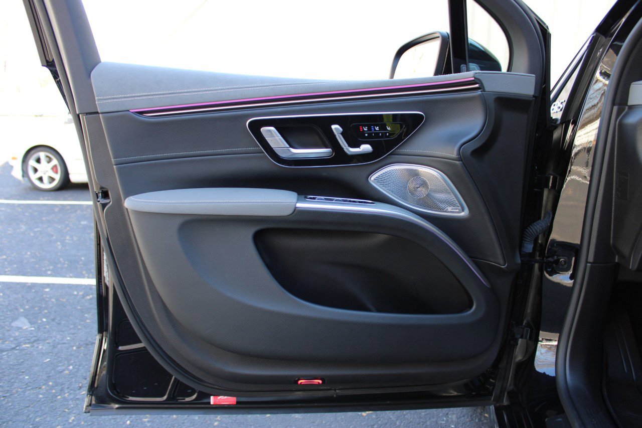 Used 2023 Mercedes-Benz EQS 580 4MATIC SUV image 25