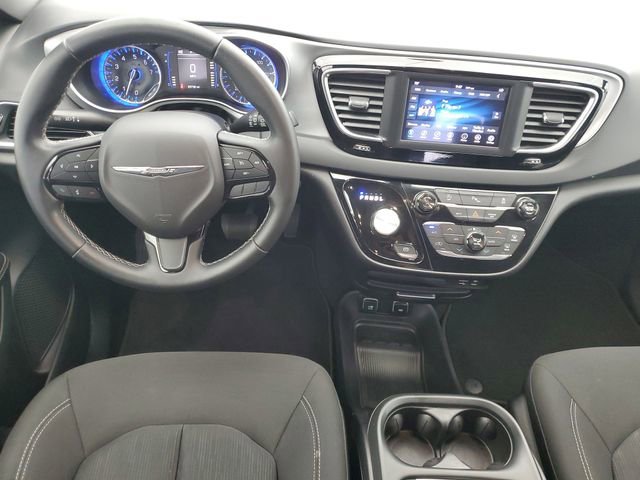 Used 2018 Chrysler Pacifica Touring Plus w/ S Appearance Package image 15