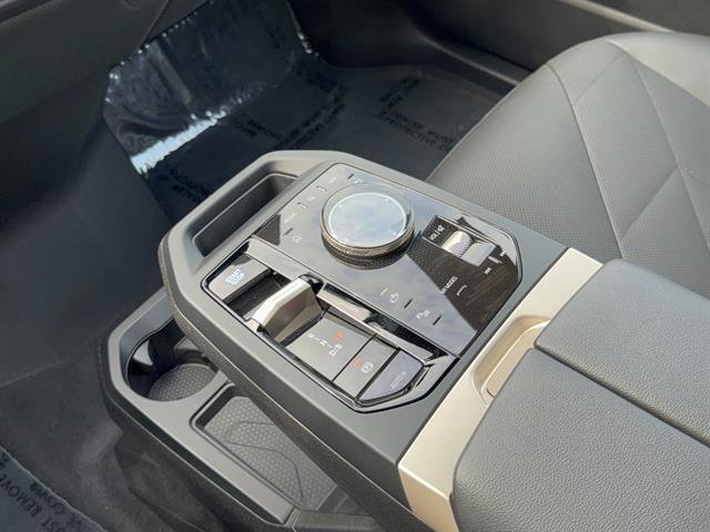 Used 2024 BMW iX xDrive50 w/ Premium Package AWD/4WD image 18
