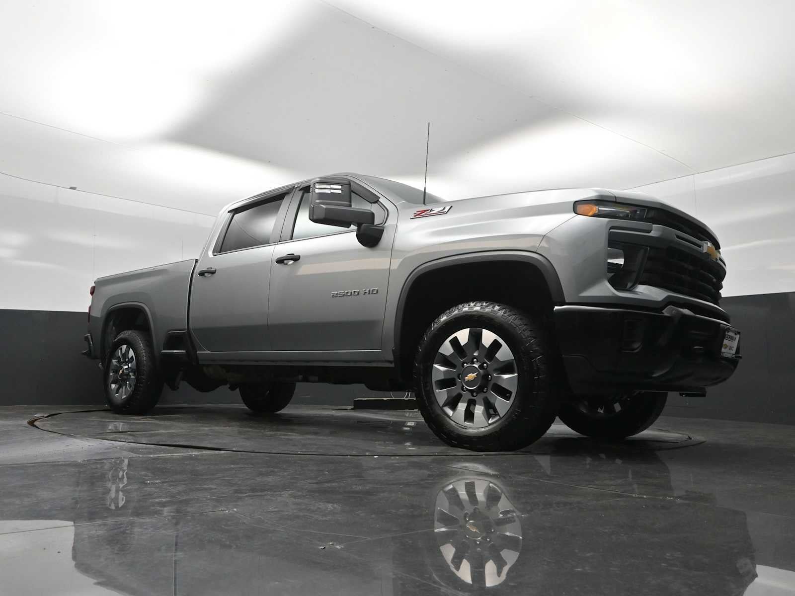 Used 2025 Chevrolet Silverado 2500 Custom AWD/4WD image 18