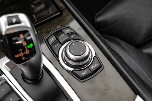 Used 2012 BMW 750i RWD image 27
