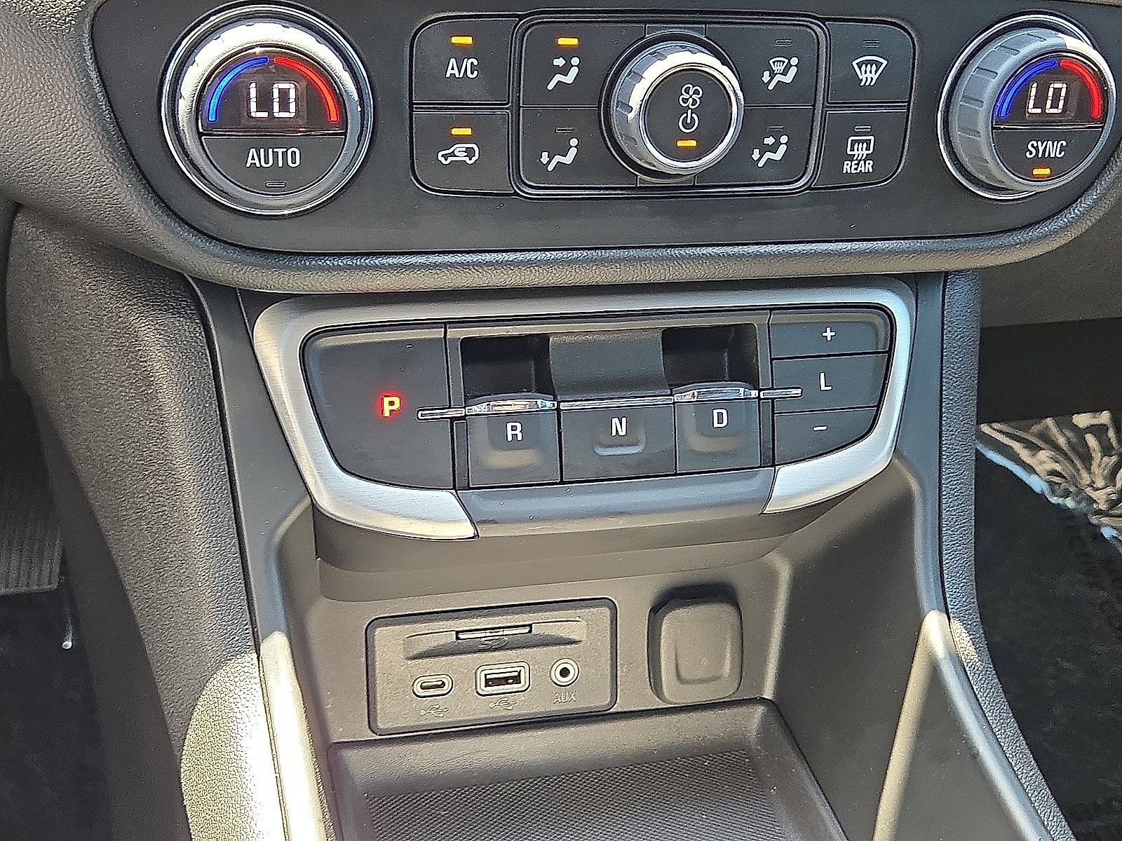 Used 2023 GMC Terrain SLE w/ Driver Convenience Package FWD image 29