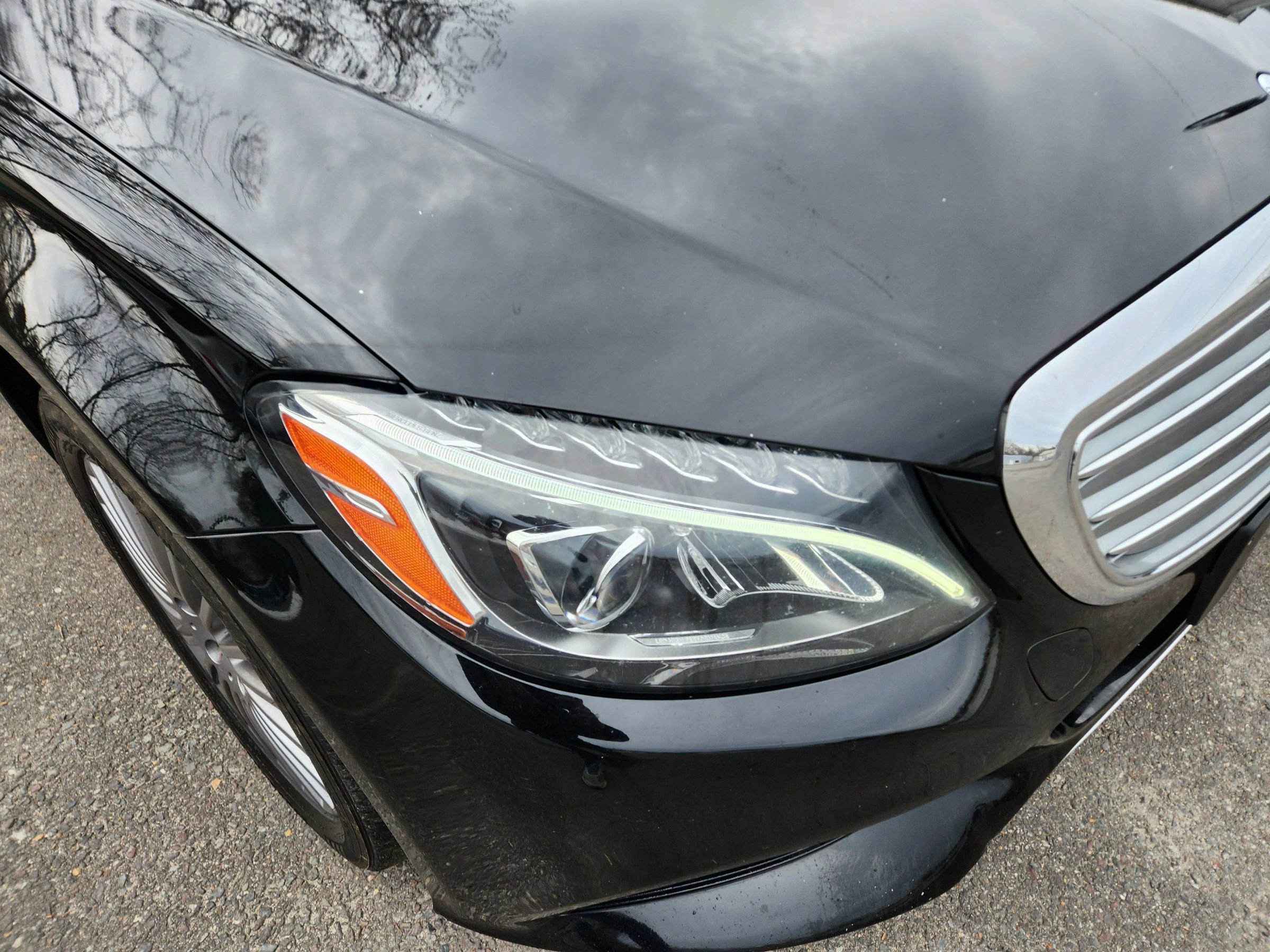 Used 2016 Mercedes-Benz C 300 4MATIC Sedan w/ Multimedia Package image 4