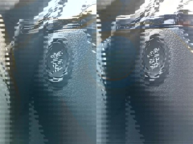 Used 2024 Ford Escape ST-Line image 25