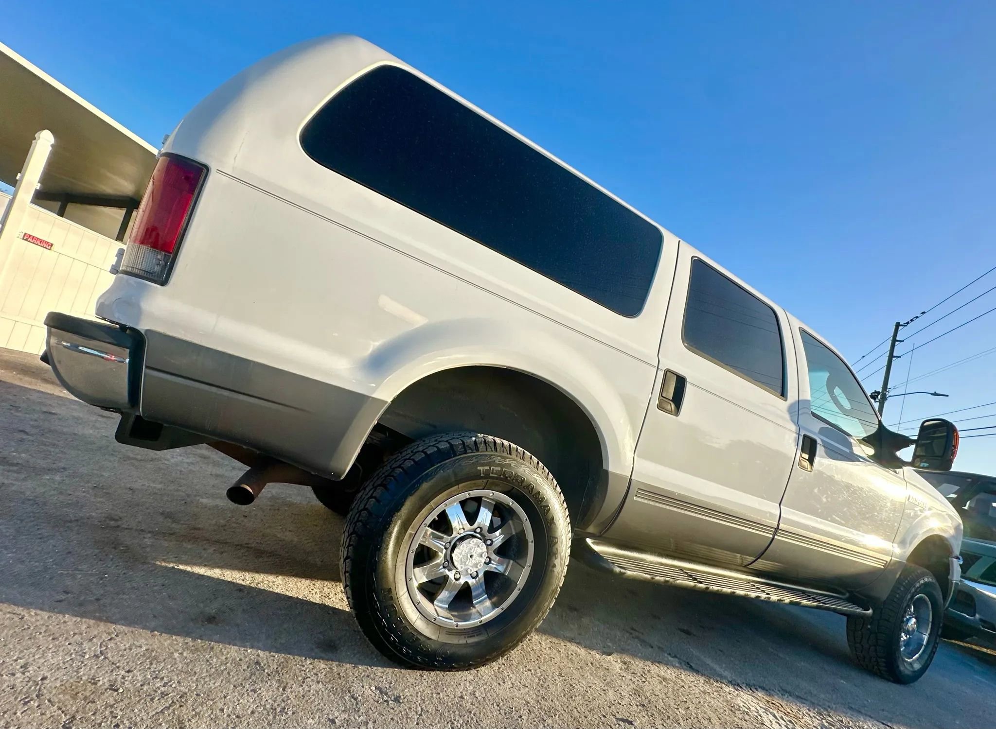 Used 2005 Ford Excursion XLS image 4
