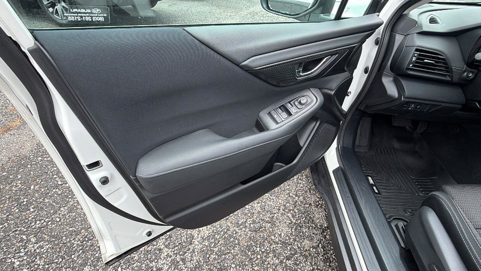 Used 2024 Subaru Outback Premium AWD/4WD image 11