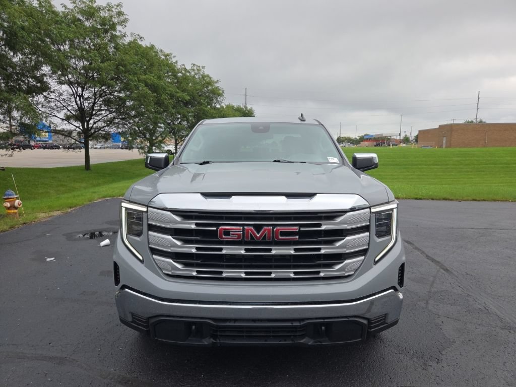Used 2024 GMC Sierra 1500 SLE AWD/4WD image 2