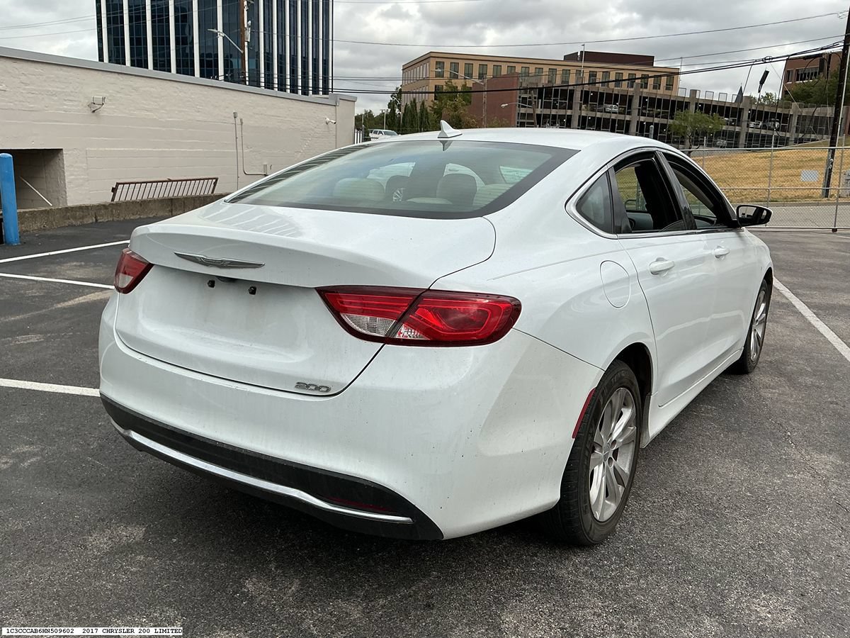 Used 2017 Chrysler 200 Limited Platinum FWD image 5