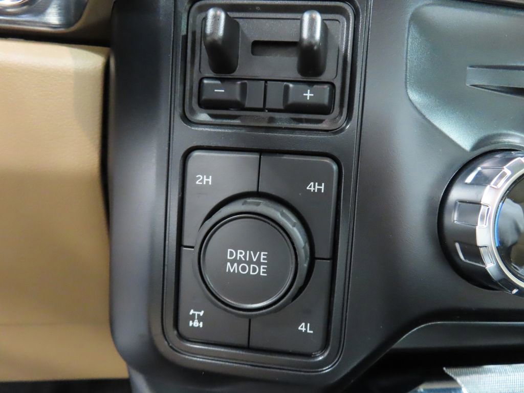 Used 2025 Ford F350 Lariat w/ Lariat Ultimate Package image 56