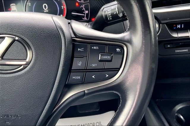 Used 2021 Lexus UX 200 w/ Accessory Package (Z2) image 15