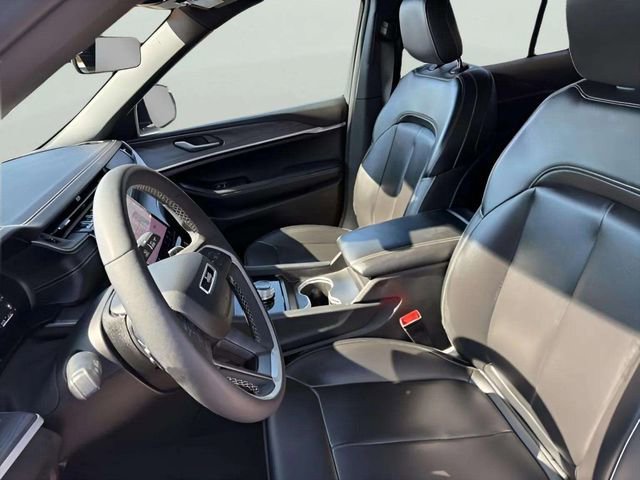 Used 2025 Jeep Grand Cherokee Limited image 8