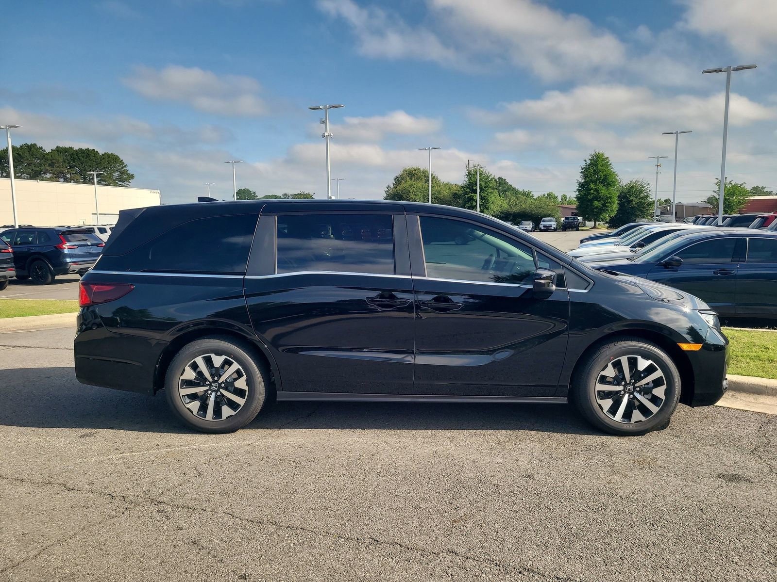New 2026 Honda Odyssey EX-L image 2