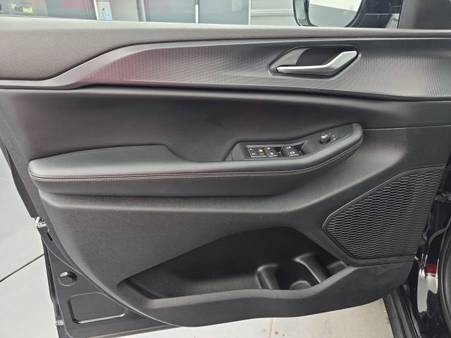 Used 2023 Jeep Grand Cherokee L Laredo image 25