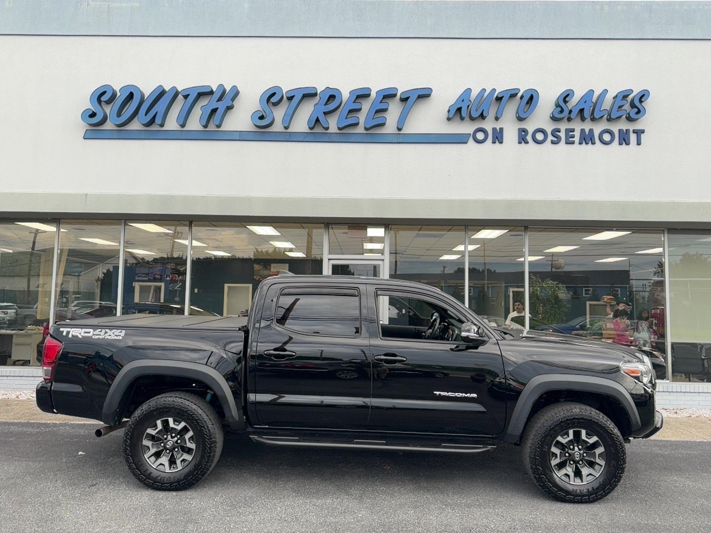 Used 2017 Toyota Tacoma TRD Off-Road w/ Premium & Technology Package