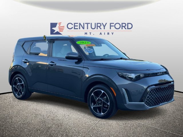 Used 2023 Kia Soul EX FWD image 1