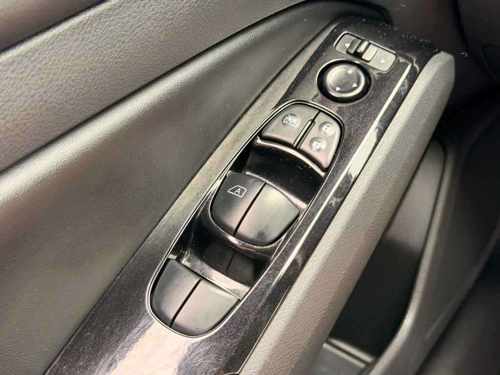 Used 2024 Nissan Altima 2.5 SR FWD image 28