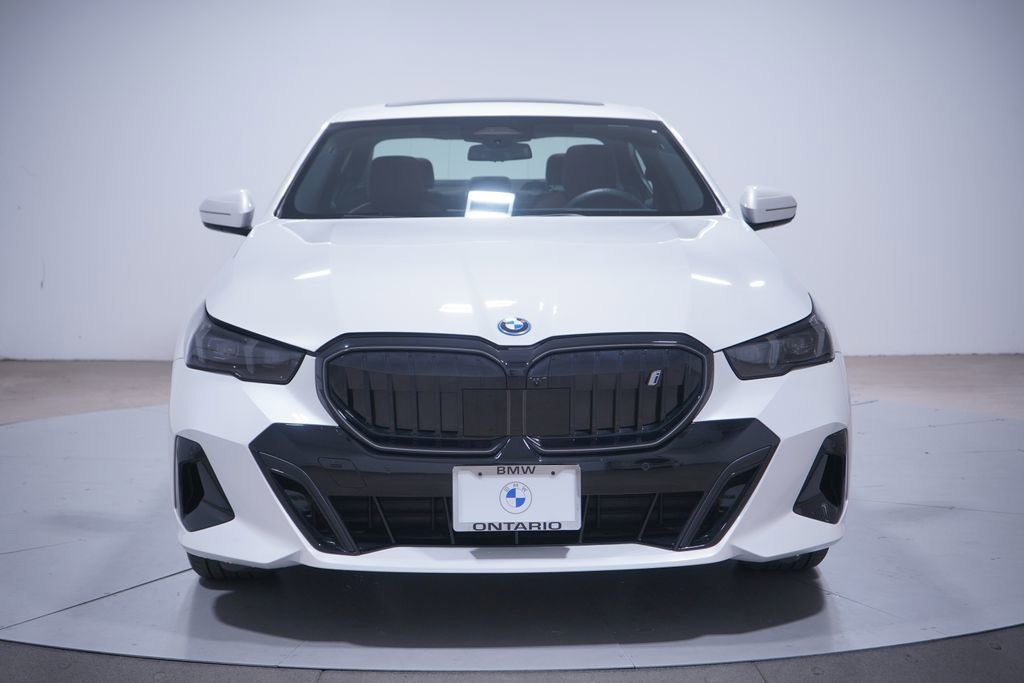 Used 2026 BMW i5 eDrive40 image 4