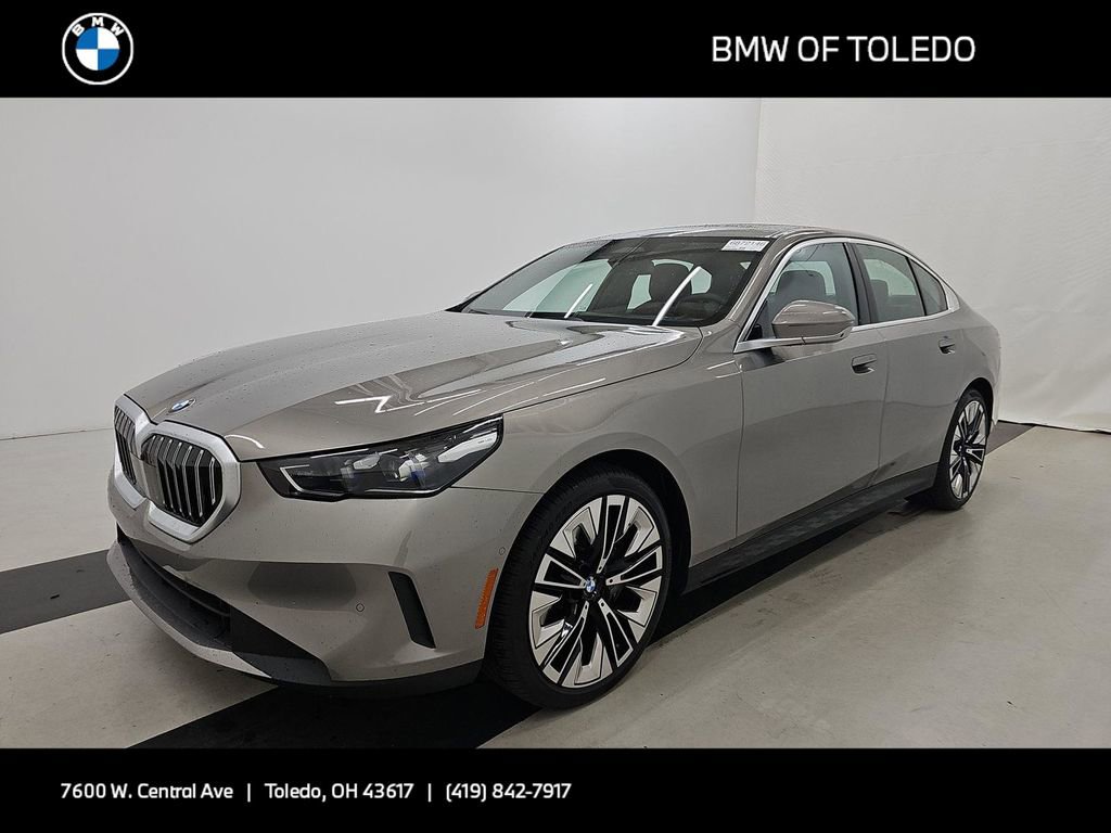 Used 2026 BMW 540i xDrive image 1