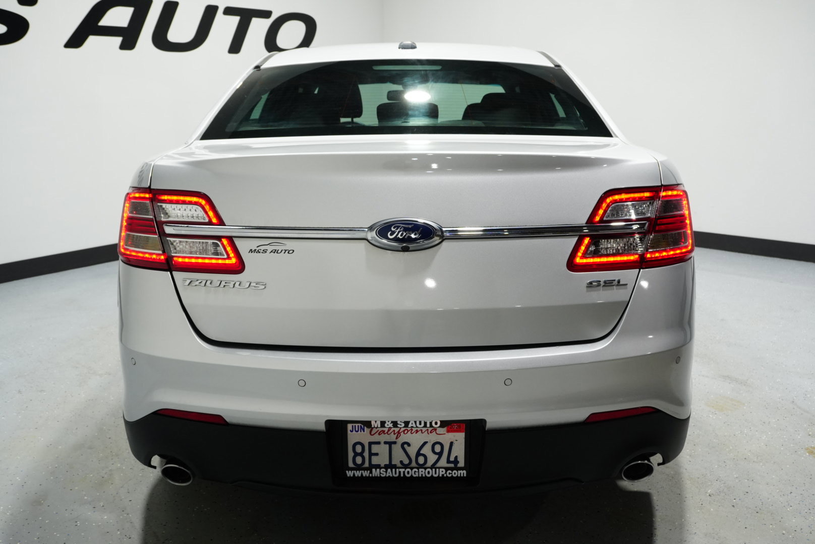 Used 2018 Ford Taurus SEL image 9