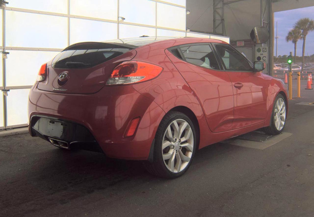 Used 2013 Hyundai Veloster W/ RED INTERIOR 2DR HATCHBACK w/ Style Pkg image 5