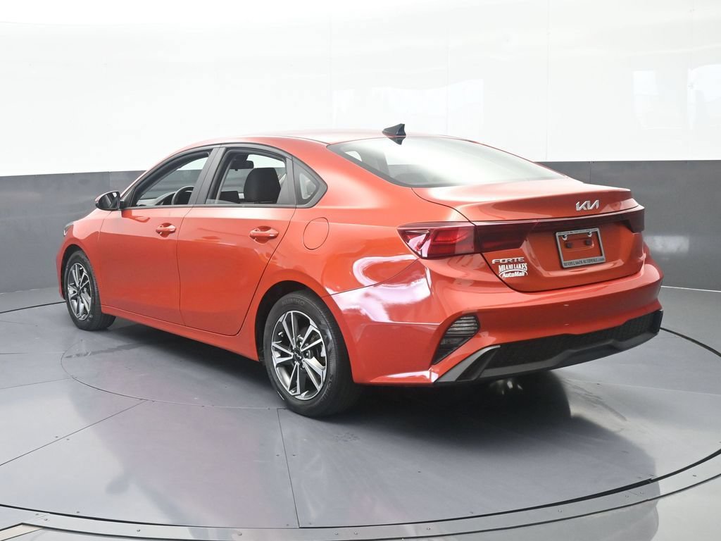 Used 2023 Kia Forte LXS w/ LXS Technology Package FWD image 4