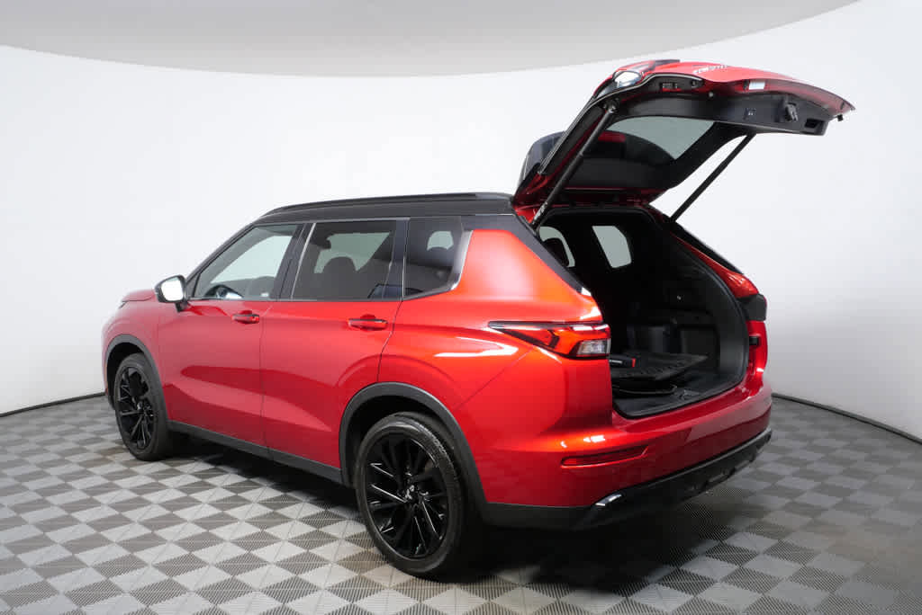 Used 2024 Mitsubishi Outlander SEL Black Edition image 32