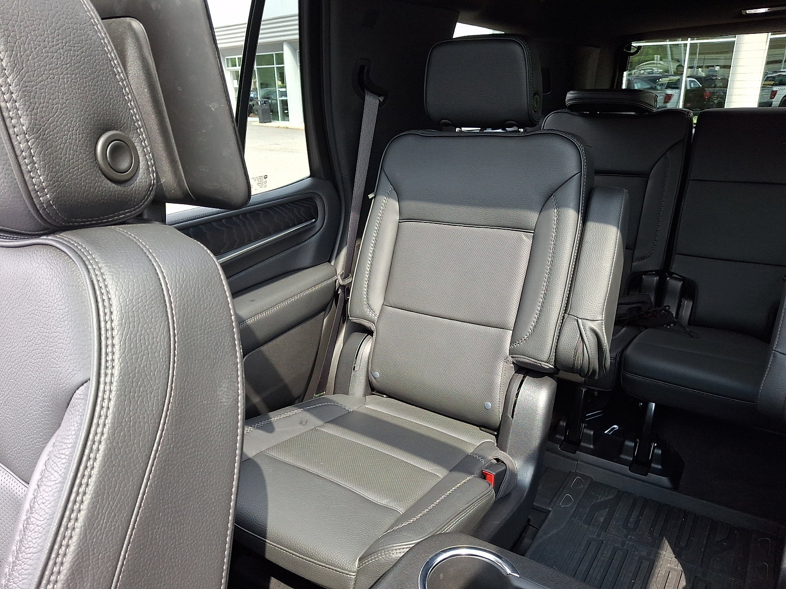 Used 2024 GMC Yukon Denali w/ Denali Reserve Package AWD/4WD image 17