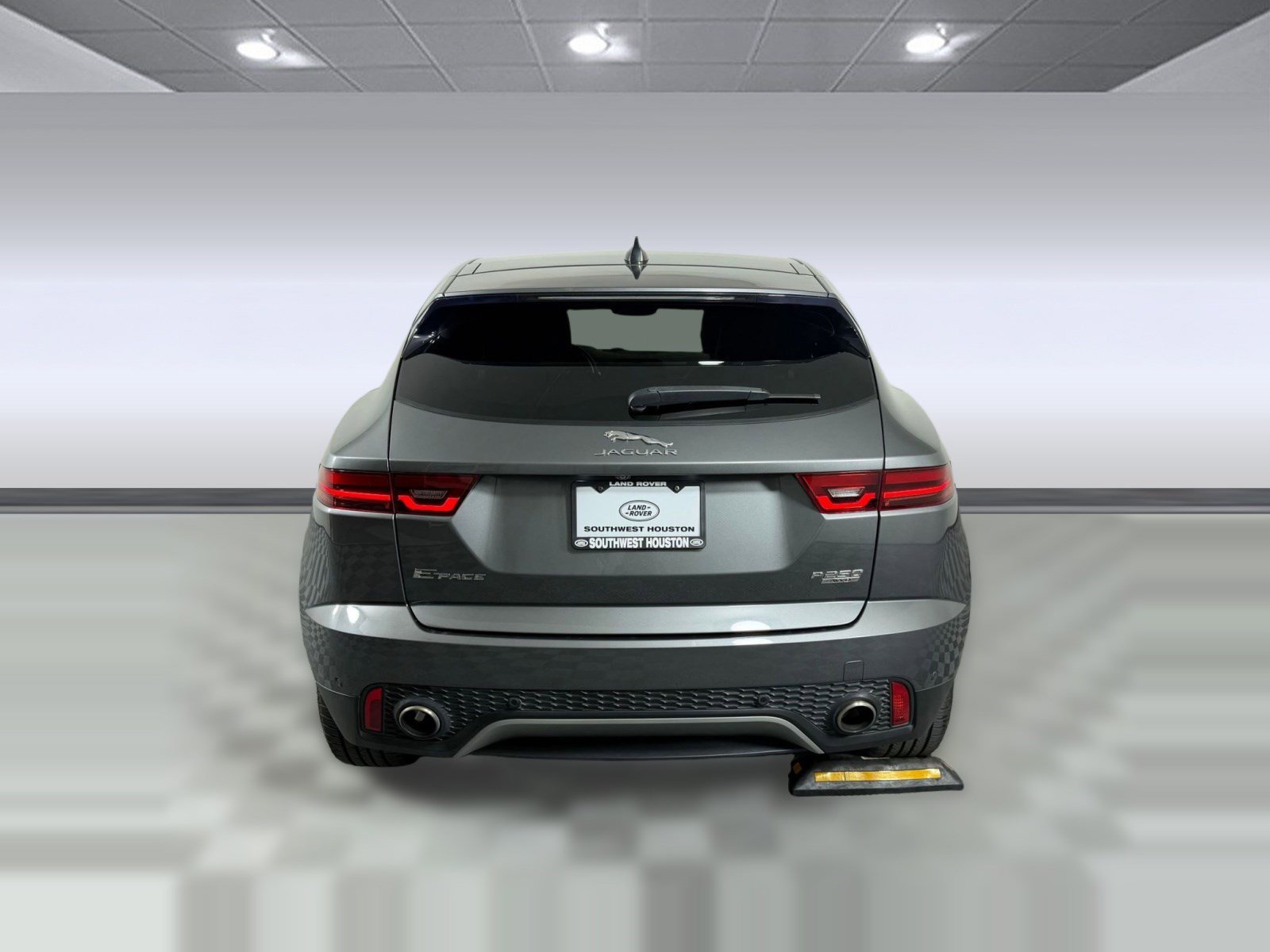 Used 2020 Jaguar E-PACE SE image 10