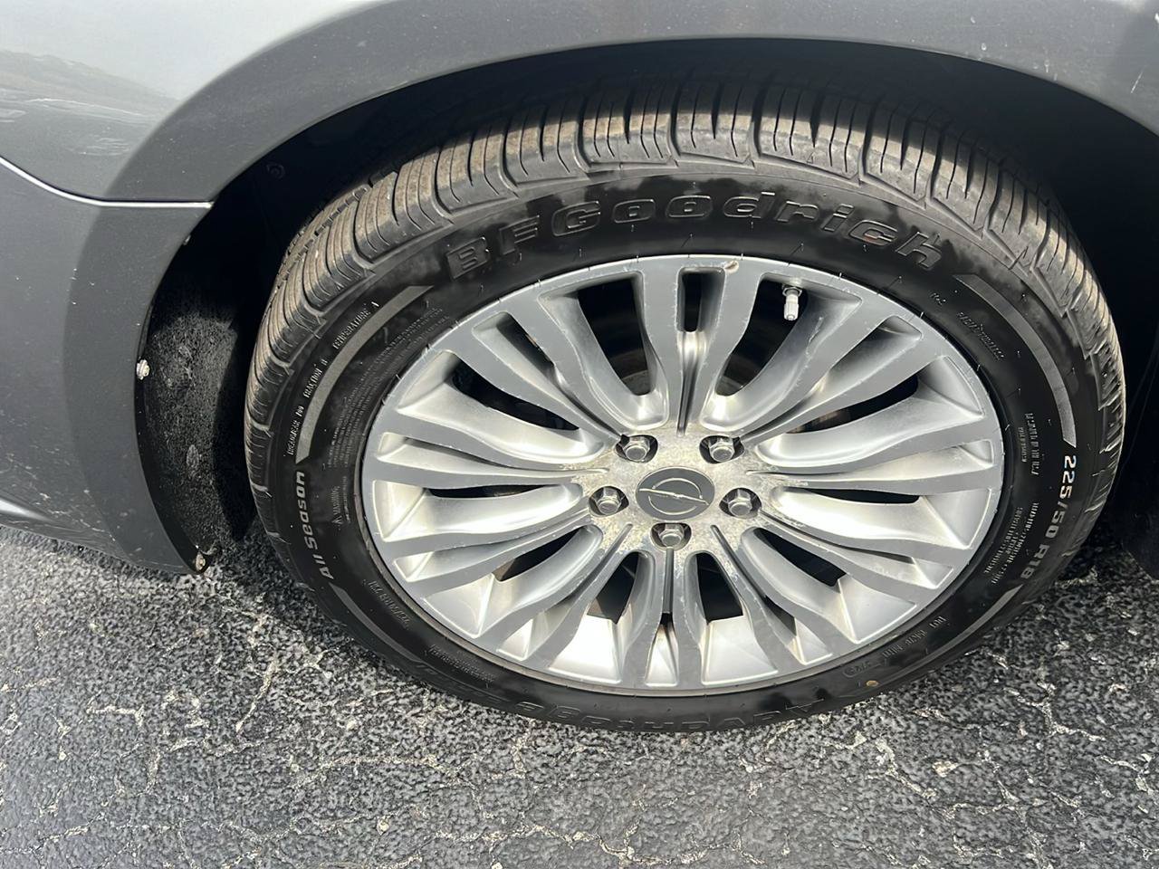 Used 2011 Chrysler 200 Limited FWD image 21